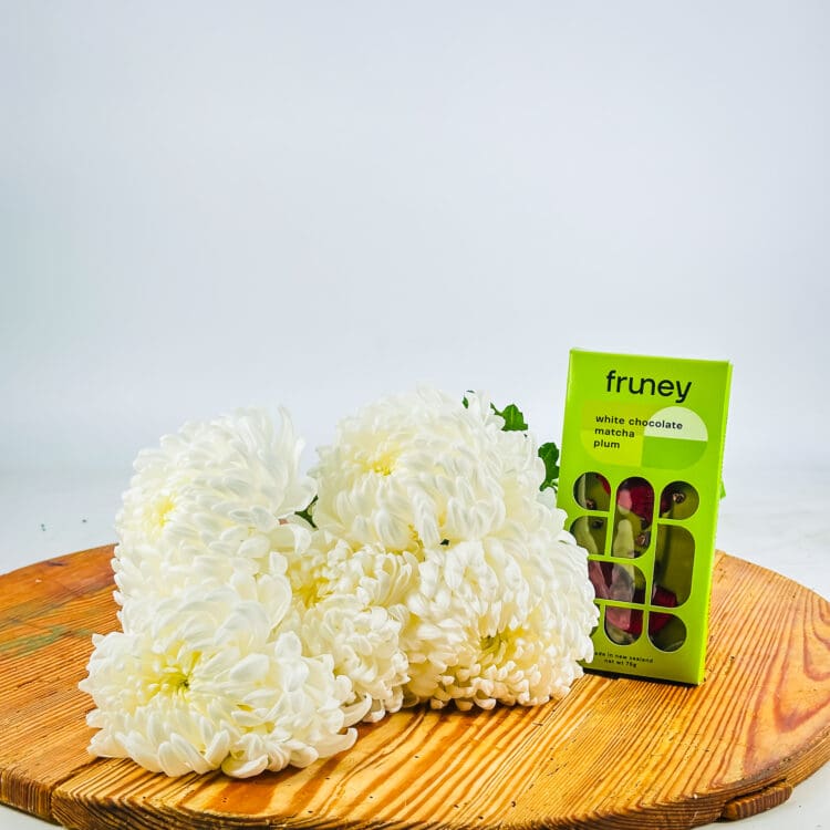 The Calm & Comfort Bundle – White Chrysanthemum Stems + Fruney Chocolate