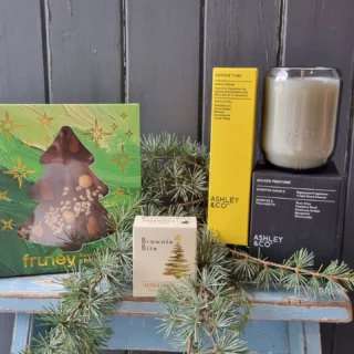 #freshflowersandgifts @thelostflowershed for those last minute gifts and fresh flowers. #silverdalefloristnz ##orewaflorist #whangaparaoaflorist #hibiscuscoastnz #hibiscuscoastflorist #silverdaleboutiqueflowershop www.thelostflowershed.co.nz